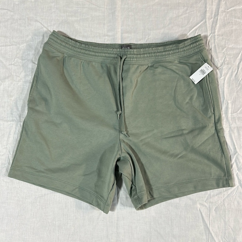 NWT Men’s Gap sleep shorts. Soft, men’s size large. Sage green